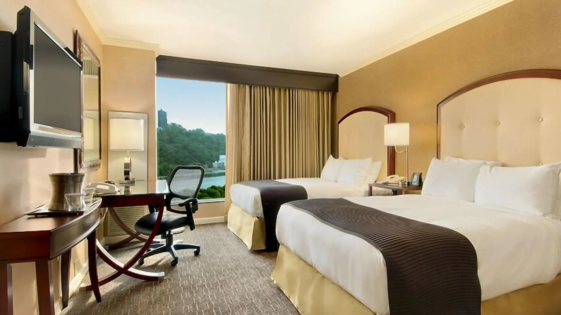 Wyndham Grand Pittsburgh Hotel